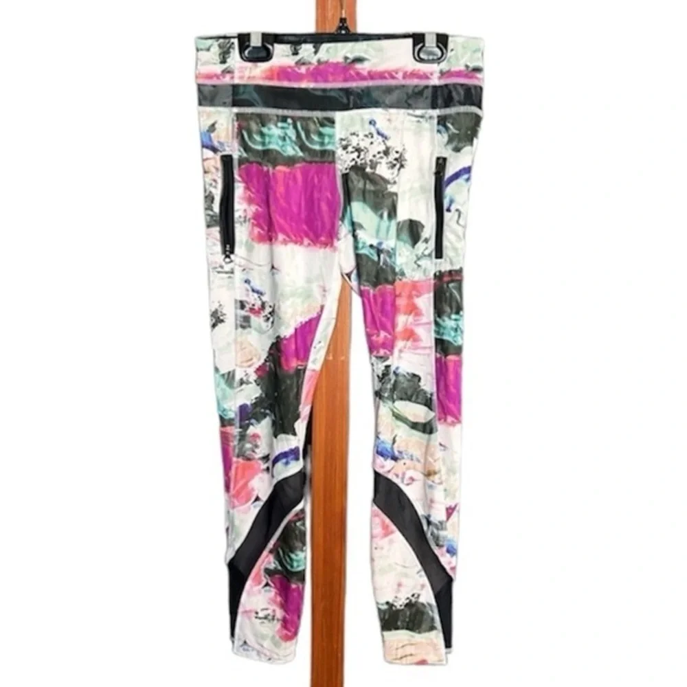 Lululemon Run Inspire Crop II Size 6 - Picture 3 of 6